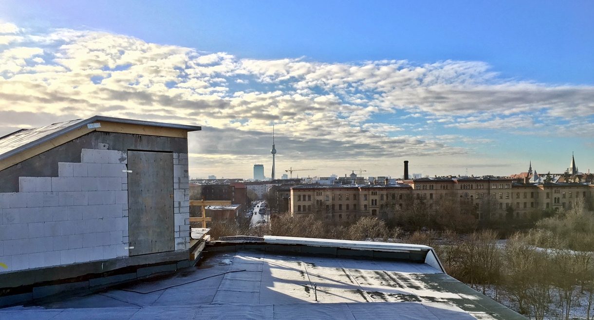 Dachterrasse mit Blick über Berlin